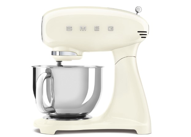 SMF03CREU ROBOT PATISSIER ANNEE50 CREME SMEG